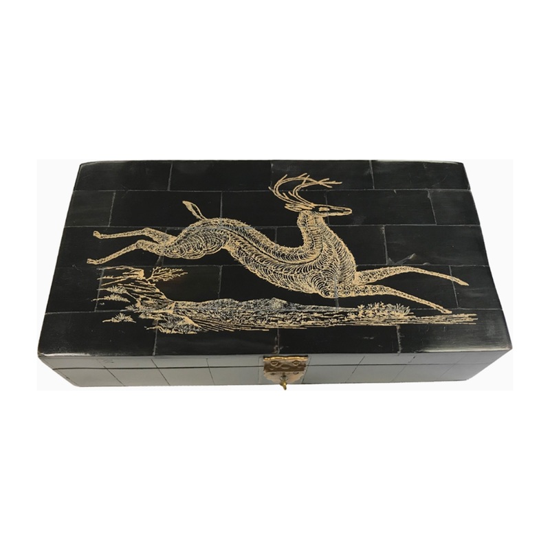 6-1/4″ Deer Running Engraved Horn Needlework Box